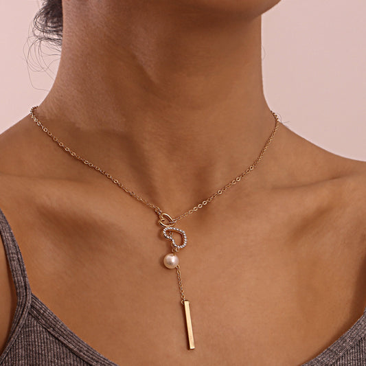 Diamond Love Pearl Short Rod Pendant Necklace Women